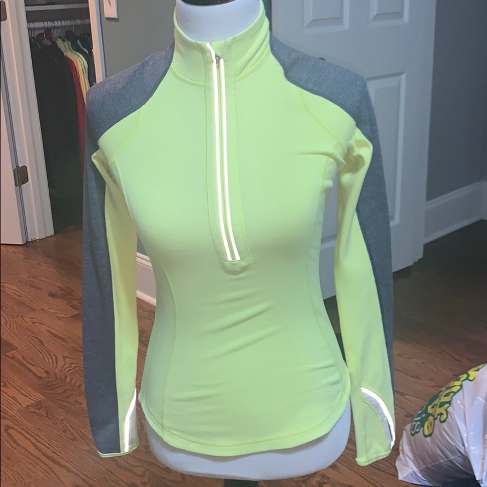 Lululemon top